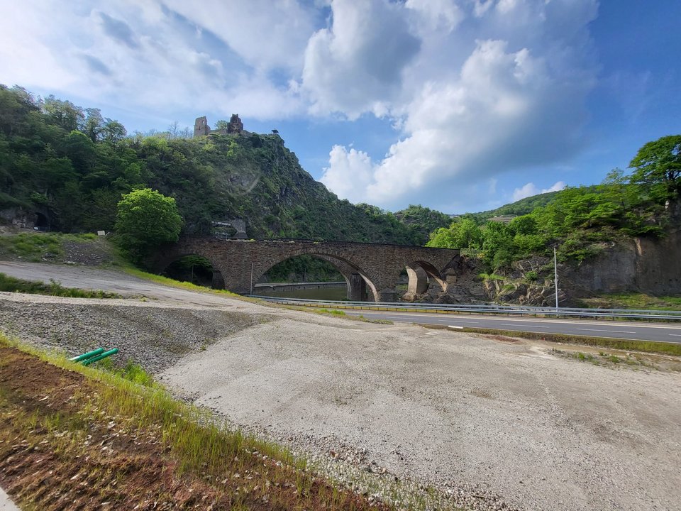 Das Zwillingsviadukt in Altenahr ist weitgehend unbeschädigt geblieben