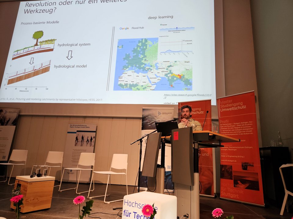 Prozessbasierte Modelle versus neuronale Netze in der Hydrologie